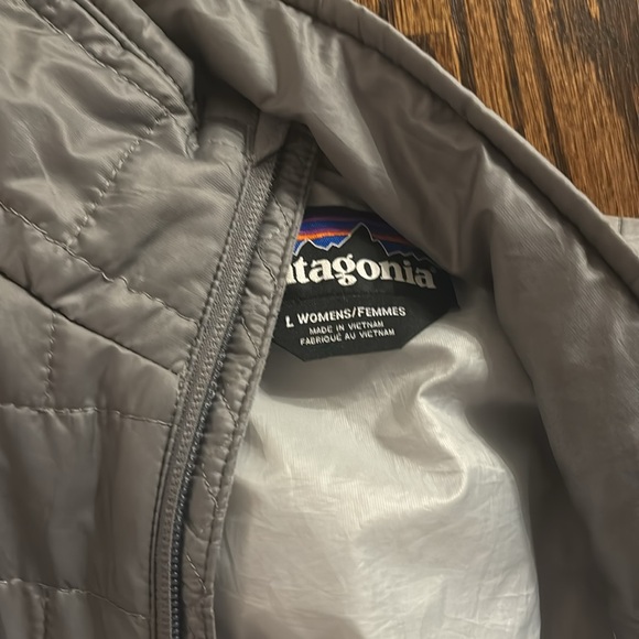 Women’s patagonia - Picture 2 of 2